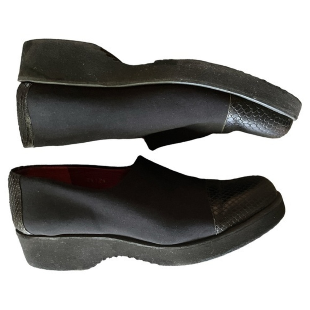 Donald Pliner Womens Loafers Croc Embossed Cap Toe Black Microfiber Slip On 7.5 - Picture 2 of 6